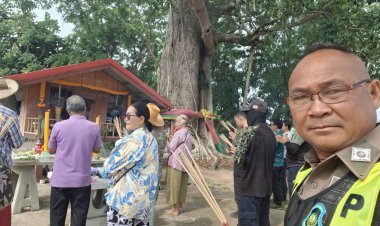 ทล.นาดีสายมู! นำทีมกราบขอขมา “เจ้าพ่อโพธิราช”ก่อนตัดแต่งกิ่งไม้ใหญ่ถนนสาย304