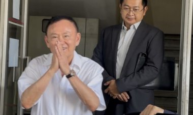 “ทักษิณ” อารมณ์ดี! รายงานตัวคุมประพฤติครั้งแรก ยังติดกำไล EM