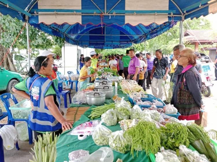 อำเภอไพรบึง Kick-off “ไทยช่วยไทย” คึกคัก! รถพุ่มพวงบุกถึงชุมชน ลดค่าครองชีพ สร้างรายได้ฐานราก