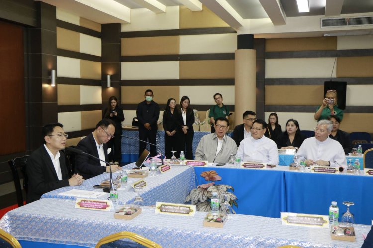 อบจ.มหาสารคาม ส่งครูกว่า 100 ชีวิต ดูงาน“ดรุณาราชบุรี”ต้นแบบโรงเรียนอนาคต
