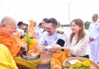นายกฯธนาวิทย์ พร้อมพสกนิกร ปราบปลื้มถวายพระราชกุศล “ทรงพระเจริญ” พิธีทำบุญตักบาตรถวายพระราชกุศล
