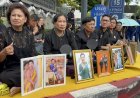 ประชาชนเนืองแน่น รพ.จุฬาฯ ปูเสื่อนั่งเฝ้ารอรับขบวนพระบรมศพ “เจ้าฟ้าพัชรกิติยาภา” ท่ามกลางความอาลัย