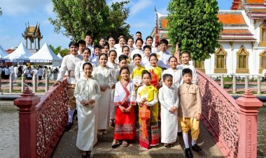 พุทธศาสนิกชนแน่นวัดเบญจมบพิตรฯ ร่วมตักบาตร ‘วันวิสาขบูชา 2569’ สืบสานมหาบารมีโลก