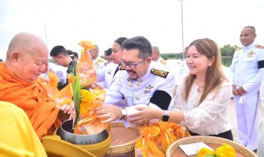 นายกฯธนาวิทย์ พร้อมพสกนิกร ปราบปลื้มถวายพระราชกุศล “ทรงพระเจริญ” พิธีทำบุญตักบาตรถวายพระราชกุศล