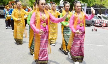 อลังการ! โรงเรียนเทศบาลเมืองปทุมธานี จับมือ 12 ชุมชน สืบสานวิถีชาวมอญ สู่หมุดหมายการท่องเที่ยวเชิงวัฒนธรรมที่ยั่งยืน