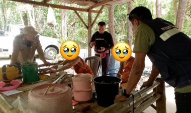 ปลัดอำเภอห้วยทับทันลุยกวาดล้างเครือข่ายสารเสพติดรวบ 2 ผู้ค้า-ส่งผู้เสพเข้าบำบัด 4 ราย