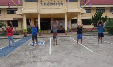 ปลัดอำเภอห้วยทับทัน นำตัวผู้เสพยาเสพติดเข้ารับการฟื้นฟูสภาพทางสังคม