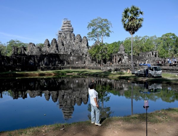 ขัดแย้งไทย-ศก.โลกทรุดฉุดท่องเที่ยวทรุดหนัก "เขมร"โอดยอดขายตั๋วชมนครวัดลดลง 1 ใน 3