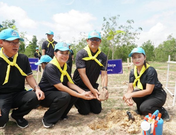 เทศบาลตำบลโพธิ์กระสังประกอบพิธีปลูกป่าเฉลิมพระเกียรติ