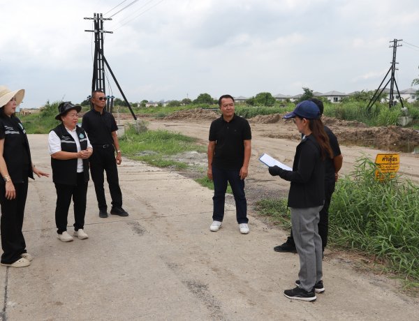 "นายกคูณเรียม"ลงพื้นที่สำรวจประสานของบ อบจ.ปทุมธานี ลุยสร้างถนนบรรเทาความเดือดร้อนชาวสวนพริกไทย