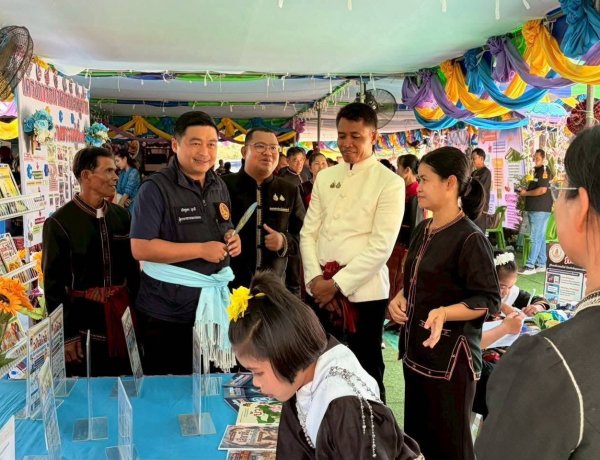 บ้านนิคมเขต 7 ขุขันธ์โชว์พลัง “บวร” รับการประเมินหมู่บ้านเข้มแข็งระดับเขต มุ่งสู่ต้นแบบ “แผ่นดินธรรม แผ่นดินทอง”