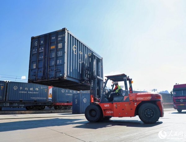 ครบรอบ 20 ปีรถไฟชิงไห่-ทิเบต ลานขนส่งลาซาขนถ่ายสินค้ากว่า 6.59 ล้านตันต่อปี
