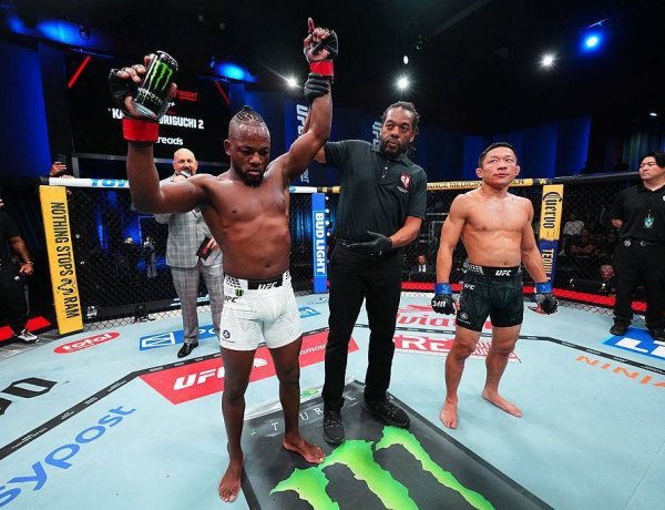 "คาเป" ดับซ่าสอย "โอริกุชิ" ร่วงยก 3 คู่เอก UFC FIGHT NIGHT