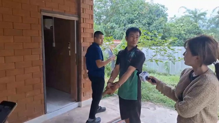 ตำรวจอุทัยธานีคุมตัวผู้ต้องหาชี้จุด 7 จุดฆ่าหนุ่มใหญ่วัย 40 ปีหมกโรงแรมปมหึงโหด