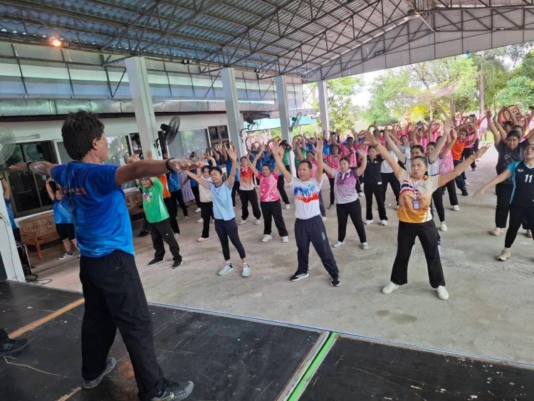 “ห้วยทับทันขยับกายสร้างสุข! รวมพลังเดิน-วิ่ง สะสมแคลอรีกับผู้ว่าฯ ผ่านแอป CCC ขับเคลื่อนสุขภาพเชิงรุก”