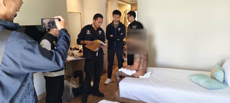 ตม.บุกรวบโอปป้า เจ้าของบัญชี X สุดฉาวโพสต์คลิปลามก ค้นห้องเจอยาเสพติดเพียบ