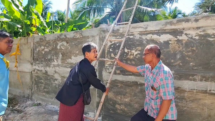 ชาวบ้านลุกฮือ ร้องสื่อ โรงเรียนดังสร้างกำแพงแพงสูงท่วมหัว ปิดกั้นเส้นทางสัญจร