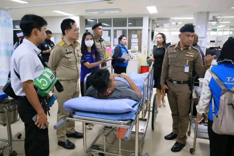 ผู้ว่าฯ นราธิวาส สั่งเร่งช่วยเหลือนักท่องเที่ยวชาวมาเลเซียบาดเจ็บเหตุคนร้ายบึ้มตากใบ