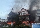สลดรับอรุณ! ไฟไหม้ตึก 3 ชั้นย่านสำเหร่ คลอกสลดเจ้าบ้านดับคู่ 2 ศพ