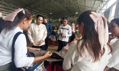 น่าน "สส.ประสิทธิ์" รองประธาน กมธ.ศาสนา ศิลปะและวัฒนธรรม  นำคณะเปิดเวทีสืบสาน "ผ้าทอล้านนา" ที่น่าน สร้างคุณค่าสู่อนาคต ต่อยอดเศรษฐกิจชุมชน