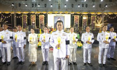 พสกนิกรบ้านกลางพร้อมใจจุดเทียนถวายพระพรชัยมงคล “ในหลวง”
