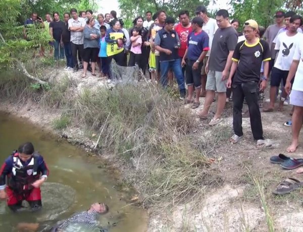 อุทาหรณ์!ผู้เฒ่าวัย 70 ปี ดักตาข่ายในสระน้ำโชคร้ายถูกเกาะกระดุมเสื้อ พันแขน จมน้ำเสียชีวิต