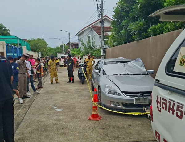 ช็อก!พบศพชาย-หญิงเสียชีวิตปริศนาในรถเก๋ง ย่านซอยบางแวก กรุงเทพฯ