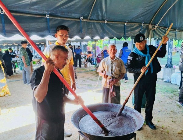 ฉก.ทพ.49 ร่วมอบรมความสำคัญ "วันอาซูรอ" สืบสานหลักศาสนาและวัฒนธรรมอิสลาม ที่ อ.จะแนะ จ.นราธิวาส