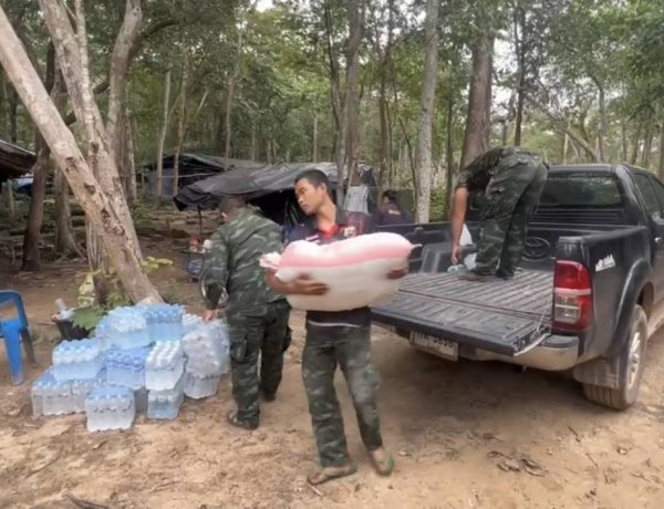 ชาวบ้านศรีสะเกษระดมเสบียงหนุนทหารไทยรักษาอธิปไตยเต็มที่-พร้อมอพยพหากเกิดเหตุรุนแรง