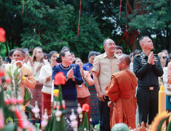 ชาวตำบลไพรบึงพร้อมใจร่วมพิธีทำบุญอายุวัฒนมงคล “พระครูพิศาลพัฒนโกวิท” ๕๒ ปี