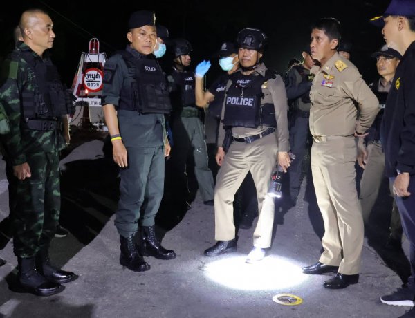 ผู้ว่าฯนราธิวาสพร้อมคณะลงพื้นที่จุดตรวจบูเก๊ะซามี-รุดเยี่ยมชาวบ้านบาดเจ็บสั่งดูแลเต็มที่