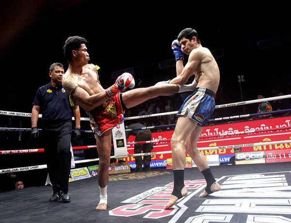 เดือดทะลุจอ "ปูซาน" ลุยแหลกสาดแข้งใส่ "ไอน่าซุกฮี" ชนะคะแนน มวยไทยSUPER CHAMP