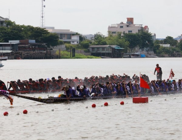 ปิดฉากยิ่งใหญ่! ศึกเรือยาวชิงถ้วยพระราชทานฯ จ.ปทุมธานี “รมช.เกษตรฯ” มอบถ้วยแชมป์ 4 รุ่น