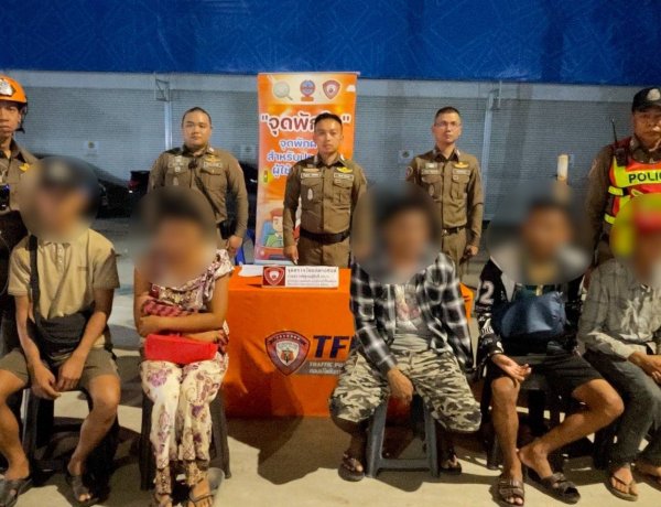 สกัดจับแก๊งขนแรงงานเถื่อนซุกนิสสันอัดแน่นเต็มคันรถคาด่านตรวจแอลกอฮอล์