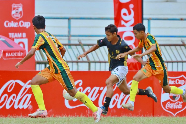 ดีเอ็กซ์ นครศรี-ร.ร.พีระยานาวินฯ ฟอร์มดี ศึกโค้กคัพ U17 ภาคใต้
