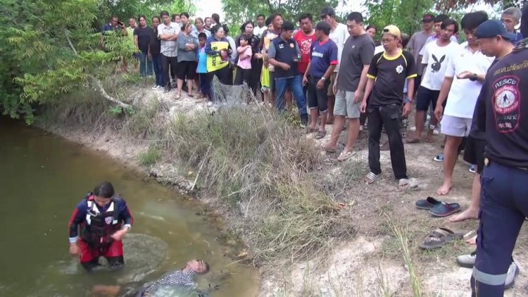อุทาหรณ์!ผู้เฒ่าวัย 70 ปี ดักตาข่ายในสระน้ำโชคร้ายถูกเกาะกระดุมเสื้อ พันแขน จมน้ำเสียชีวิต