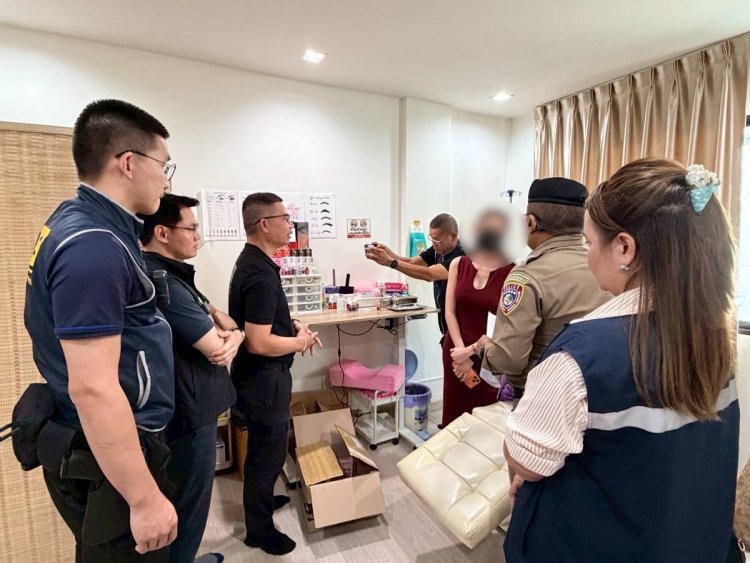 รวบ 2 หมอเถื่อน นัดลูกค้าจิ้มหน้าฉีดโบ เติมฟิลเลอร์คาบ้านพัก ยึดของกลางเพียบ
