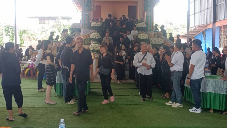 ฮือฮาลั่นวัด! พ่อสั่งเสียก่อนตาย เปิด “หมอลำกลอน” หน้าศพกล่อมวิญญาณ