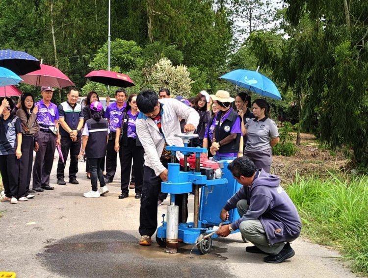 ป.ป.ช.พิจิตรลงพื้นที่ตรวจถนนเหตุพบผู้รับจ้างก่อสร้างไม่ตรงปกแต่ขู่ฟ้องให้ อบต.ตรวจรับและจ่ายเงิน