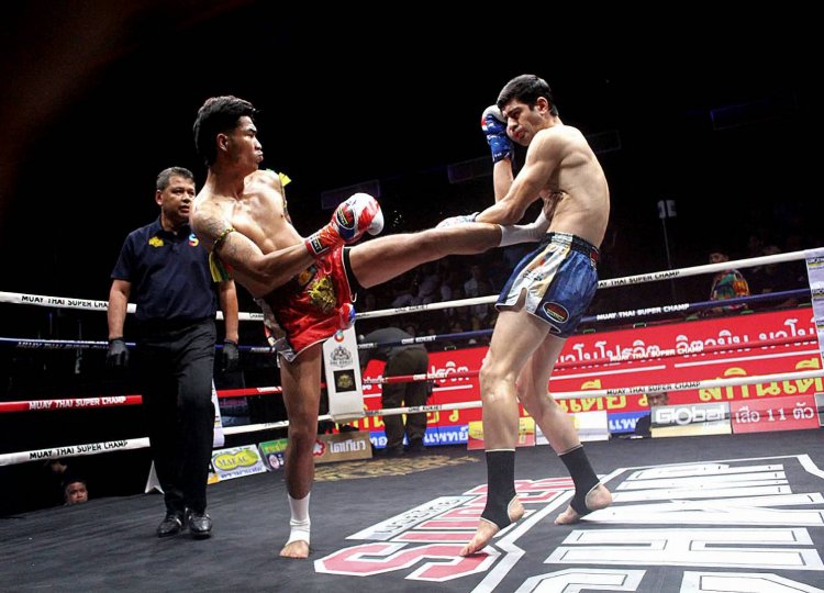 เดือดทะลุจอ "ปูซาน" ลุยแหลกสาดแข้งใส่ "ไอน่าซุกฮี" ชนะคะแนน มวยไทยSUPER CHAMP