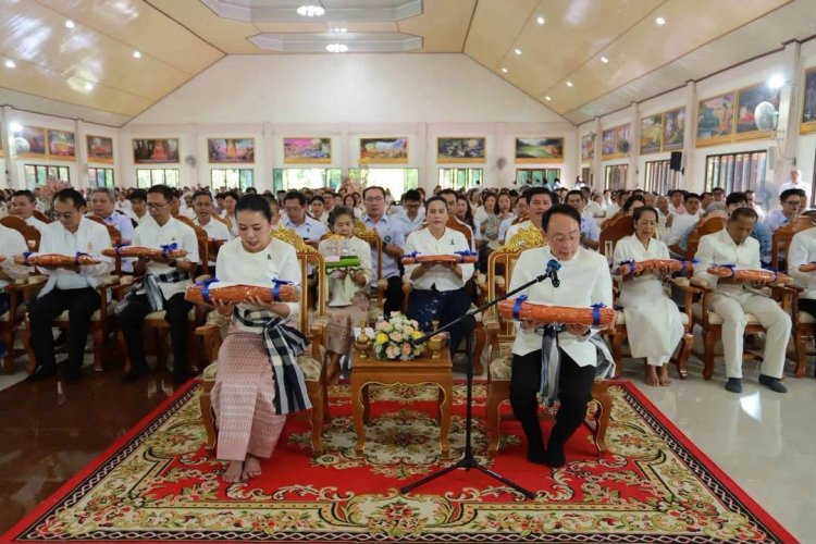 พลังศรัทธา!"รมต.สุขสมรวย" นำคณะทอดผ้าป่าสามัคคีมหากุศลสมทบทุนปรับปรุงหอสงฆ์อาพาธรพ.อำนาจเจริญ