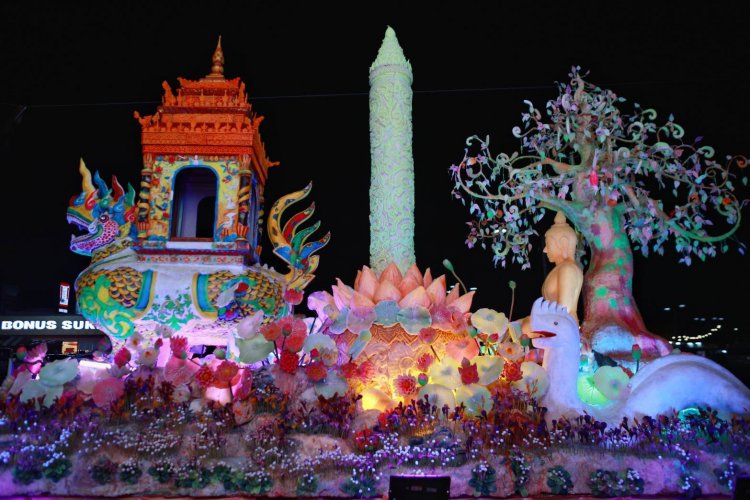 ยิ่งใหญ่อลังการ!เนรมิตขบวนเทียนหอมเรืองแสง “อุบลราชธานีศรีศิลป์”