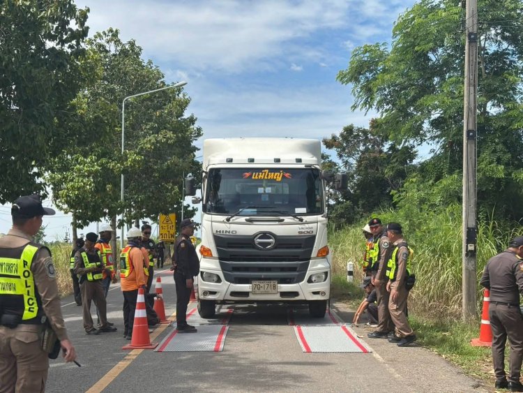 ป.ป.ช.พิจิตร บูรณาการ 7 หน่วยงานตั้งด่านตรวจรถจับรถบรรทุกหนัก พบต้นตอถนนพังเหตุมีการขนหินทางรถไฟ 5 แสนคิว