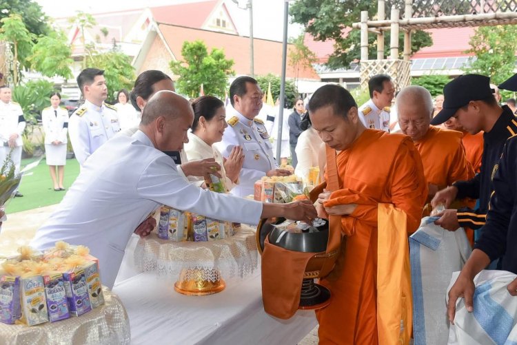 ศรีสะเกษรวมพลังถวายสัตย์ปฏิญาณถวายสัตย์เป็นข้าราชการที่ดี พร้อมทำบุญตักบาตรถวายพระราชกุศล เนื่องในวันเฉลิมพระชนมพรรษา 28 กรกฎาคม 2569